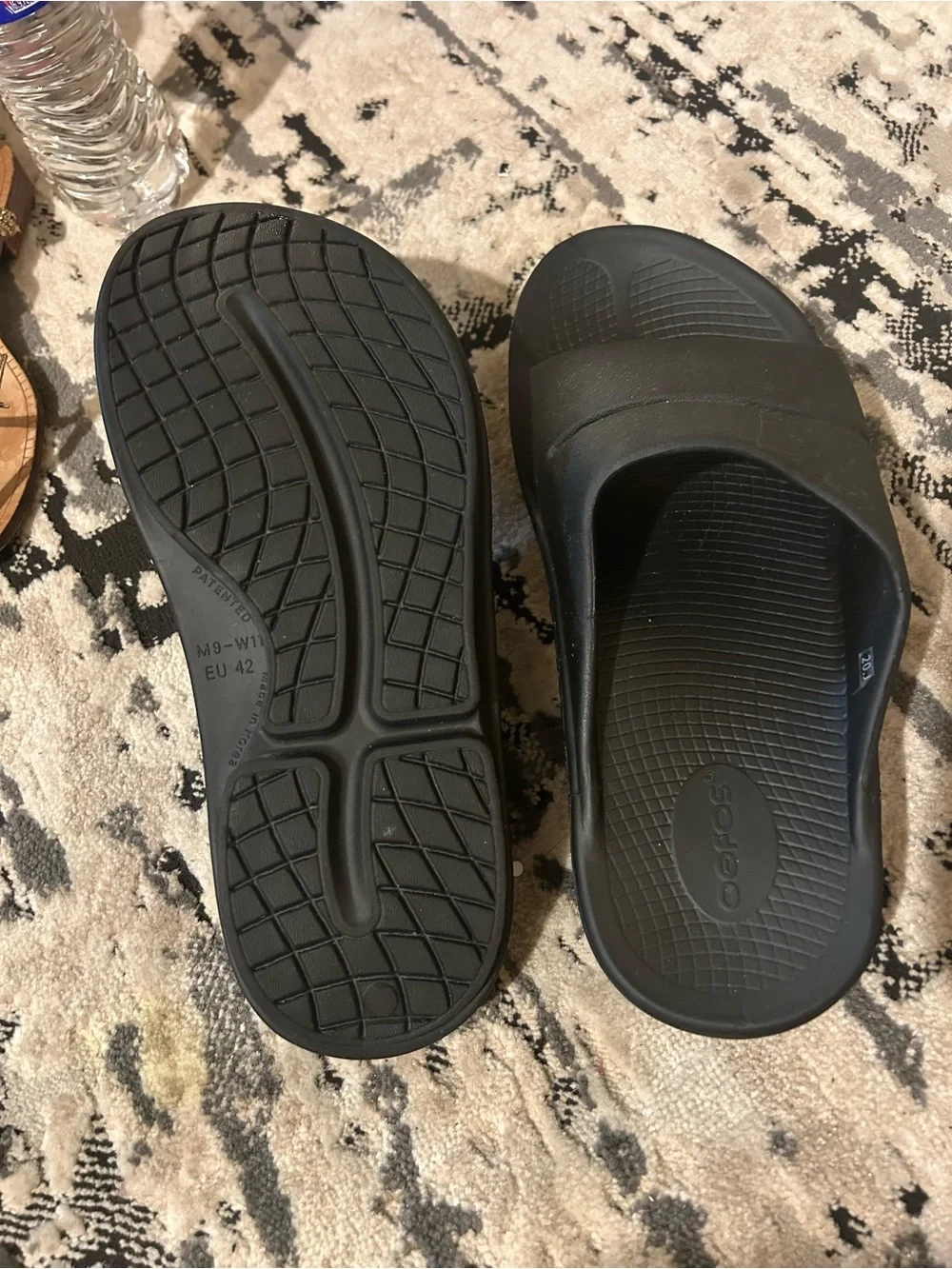 OOFOS Black Double-Strap Recovery Slide Sandals
